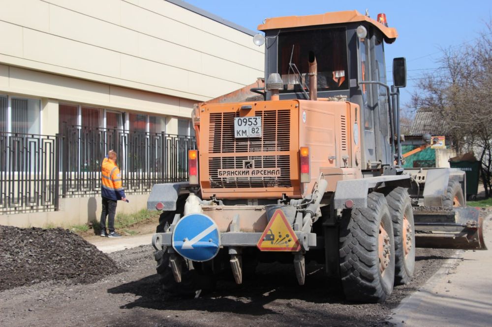 #жкх. Дорожные службы продолжают грейдирование улиц Керчи #жкх. Дорожные службы продолжают грейдирование улиц Керчи