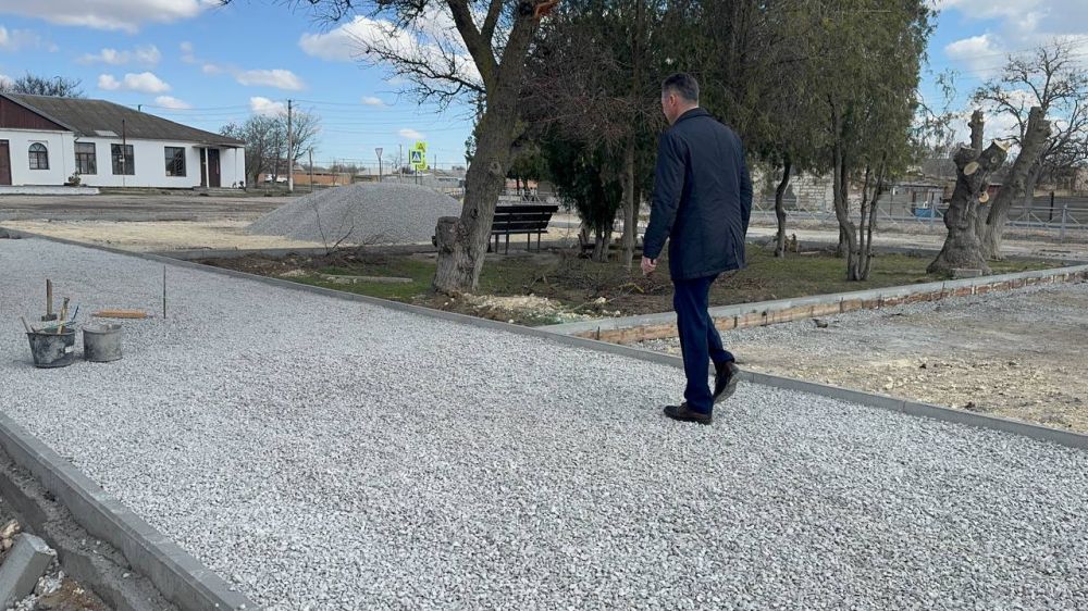 Александр Дудинов: В Медведево идет благоустройство общественной территории в центре села Александр Дудинов: В Медведево идет благоустройство общественной территории в центре села