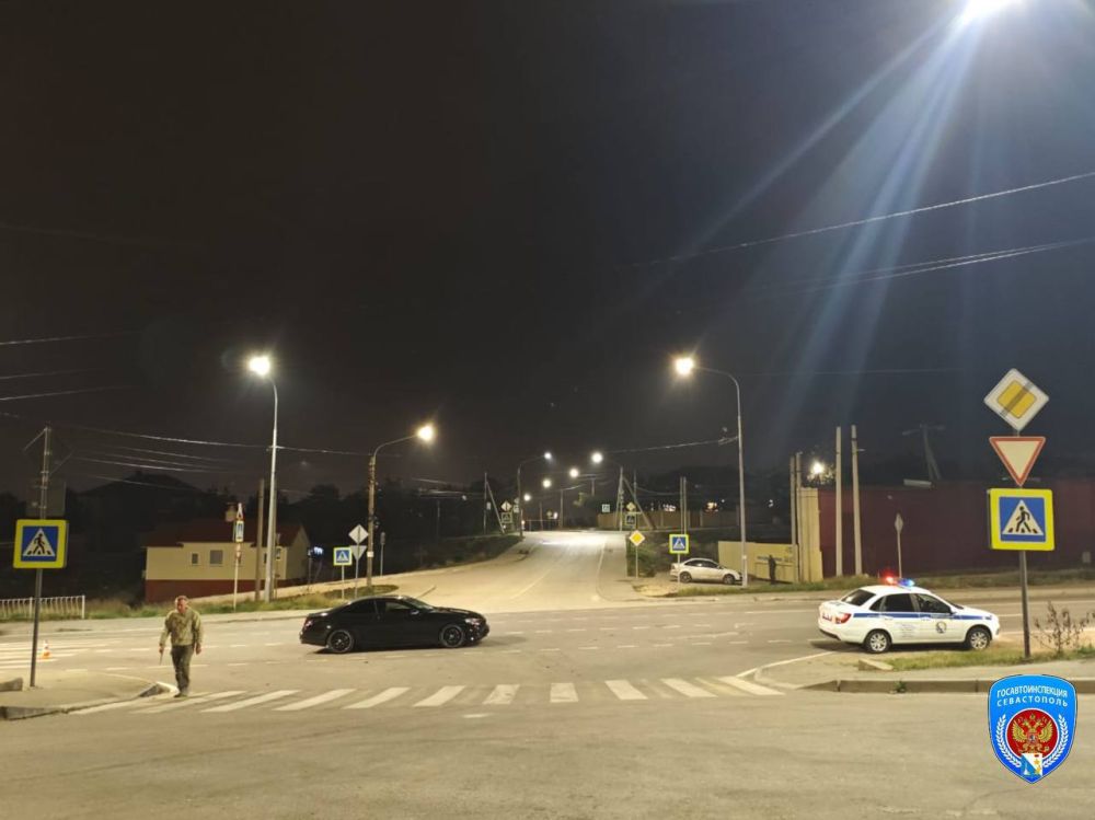 В Севастополе девушка на иномарке сбила пешехода В Севастополе девушка на иномарке сбила пешехода