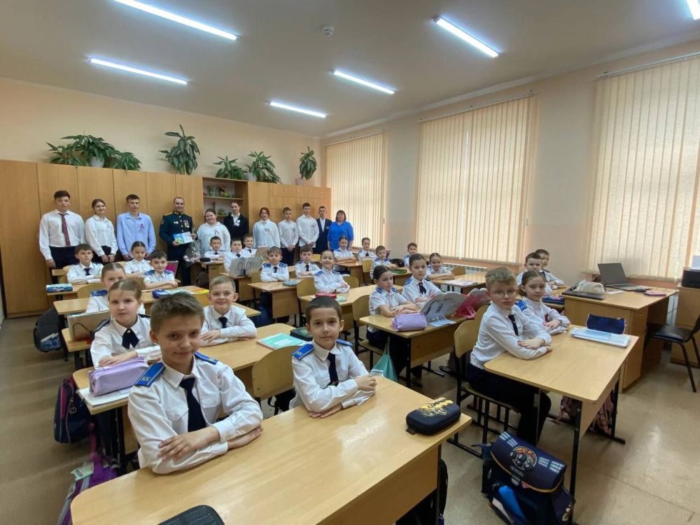 27 марта в МБОУ «Школа-лицей № 3 имени А. С. Макаренко» состоялась встреча с участником Специальной военной операции, начальником штаба батальона 126-й отдельной Гвардейской бригады береговой обороны Ильей Подорога 27 марта в МБОУ «Школа-лицей № 3 имени А. С. Макаренко» состоялась встреча с участником Специальной военной операции, начальником штаба батальона 126-й отдельной Гвардейской бригады береговой обороны Ильей Подорога