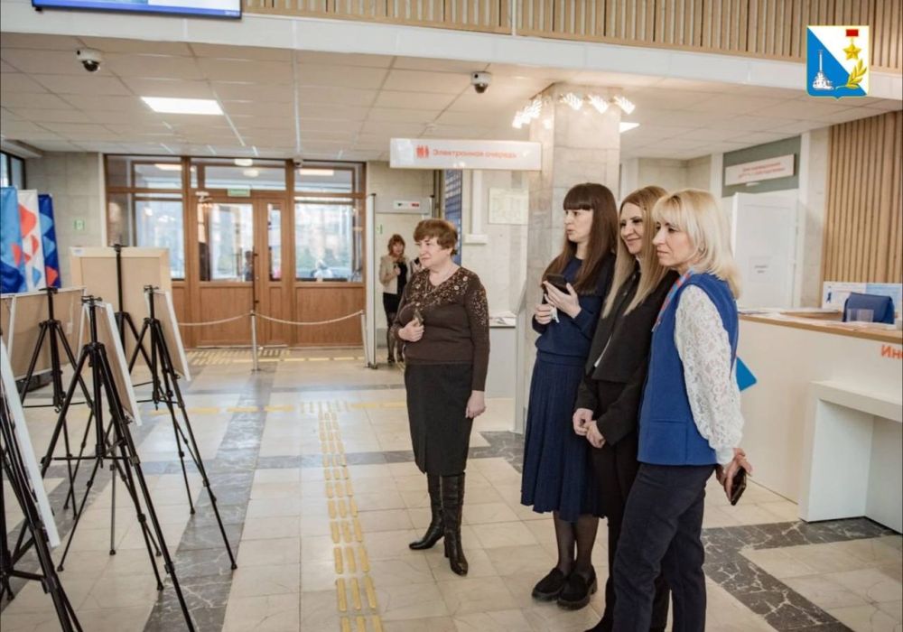 В Севастополе открылась выставка художественных работ воспитанников Детской школы искусств «Севастопольская весна Победы» В Севастополе открылась выставка художественных работ воспитанников Детской школы искусств «Севастопольская весна Победы»