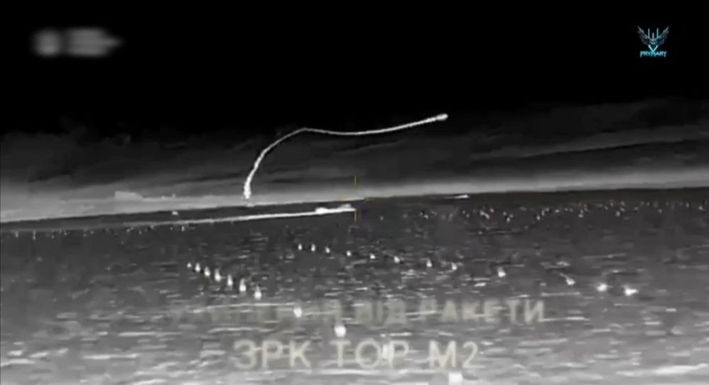 Два майора: ГУР МО Украины вновь опубликовало видео атаки беспилотников на Крым Два майора: ГУР МО Украины вновь опубликовало видео атаки беспилотников на Крым