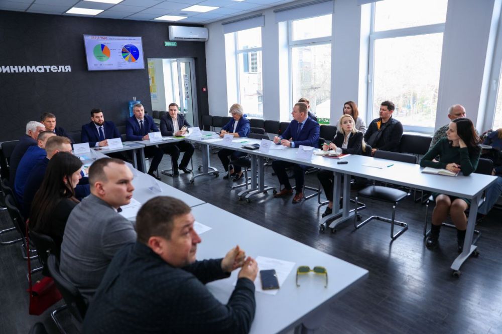 Провёл заседание комиссии по вопросам экономического развития, предпринимательства и местного самоуправления Общественной палаты Республики Крыма Провёл заседание комиссии по вопросам экономического развития, предпринимательства и местного самоуправления Общественной палаты Республики Крыма