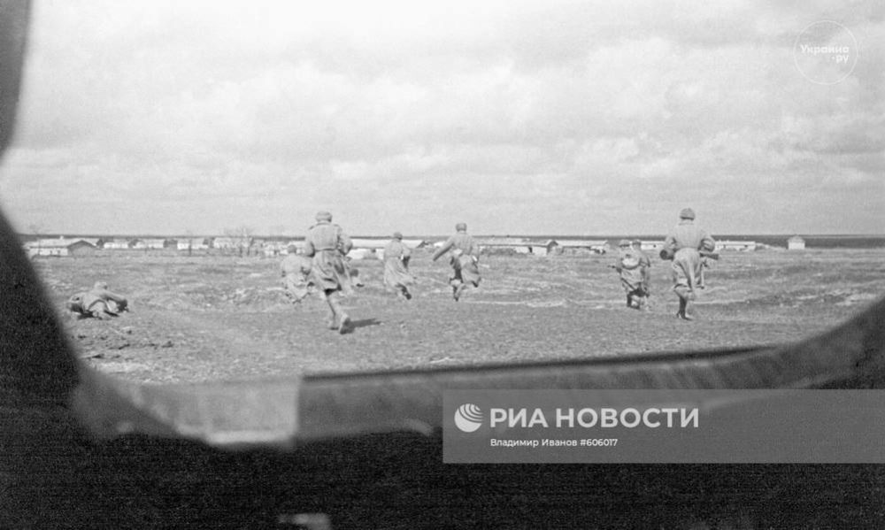 В спецпроекте «Фотоальбом Победы» мы каждый день публикуем небольшую подборку фотографий военных лет В спецпроекте «Фотоальбом Победы» мы каждый день публикуем небольшую подборку фотографий военных лет