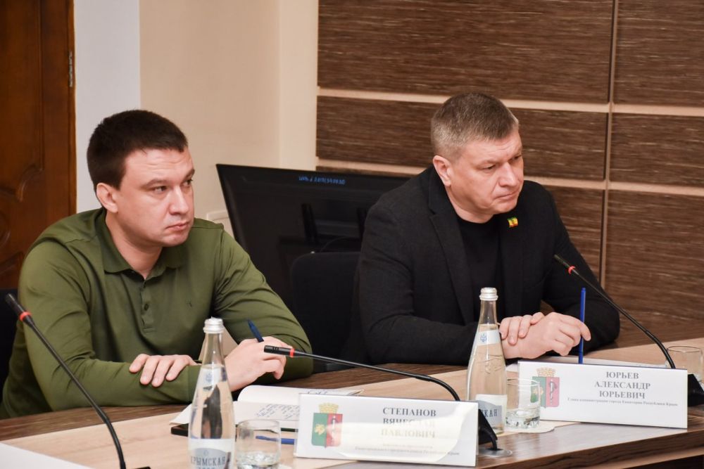 Михаил Назаров: Сегодня в Евпатории прошла встреча с руководством города и Инспекции по жилищному надзору Республики Крым, активом председателей МКД, представителями управляющих компаний, фонда капитального ремонта и... Михаил Назаров: Сегодня в Евпатории прошла встреча с руководством города и Инспекции по жилищному надзору Республики Крым, активом председателей МКД, представителями управляющих компаний, фонда капитального ремонта и...