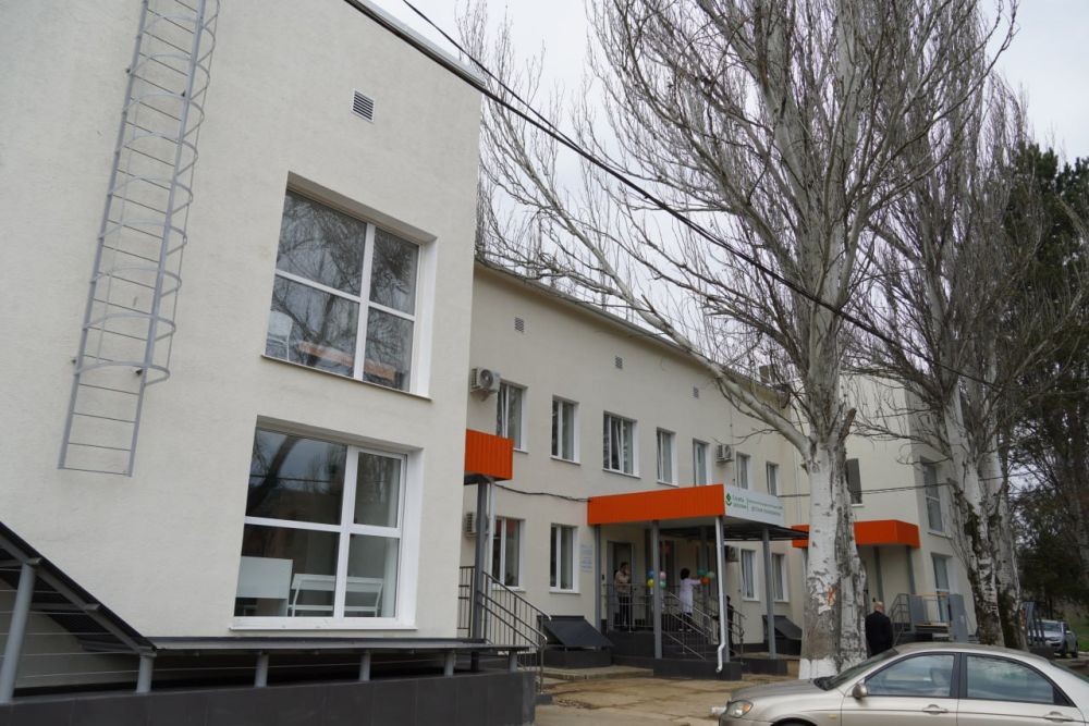 В Керчи состоялось открытие детской поликлиники «Керченской городской больницы №3», расположенной по адресу ул. Парковая, 6 В Керчи состоялось открытие детской поликлиники «Керченской городской больницы №3», расположенной по адресу ул. Парковая, 6