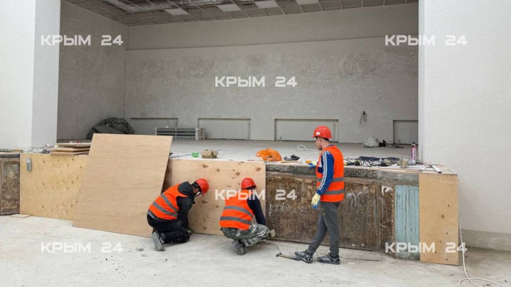 В Симферопольском районе капитально ремонтируют Красновский сельский клуб В Симферопольском районе капитально ремонтируют Красновский сельский клуб