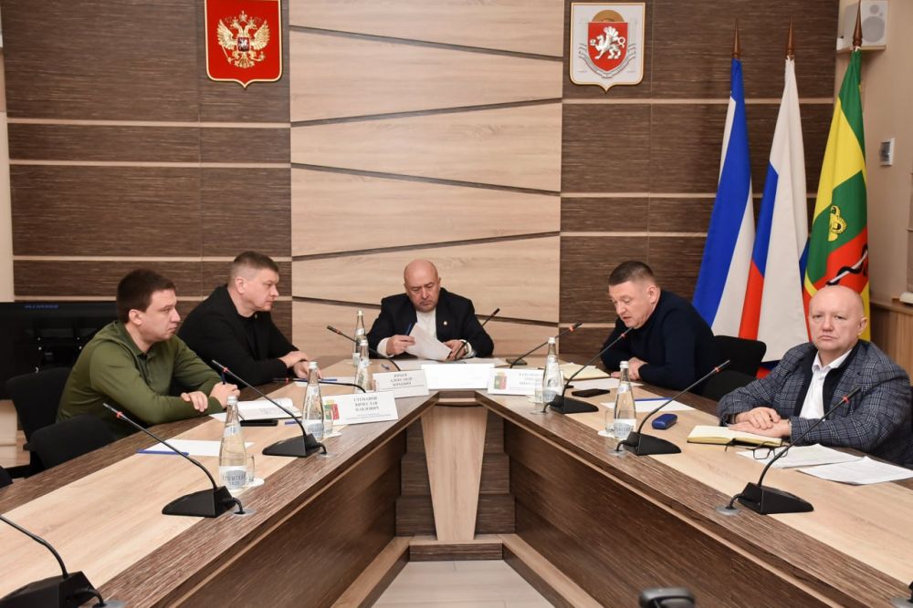 Михаил Назаров: Сегодня в Евпатории прошла встреча с руководством города и Инспекции по жилищному надзору Республики Крым, активом председателей МКД, представителями управляющих компаний, фонда капитального ремонта и... Михаил Назаров: Сегодня в Евпатории прошла встреча с руководством города и Инспекции по жилищному надзору Республики Крым, активом председателей МКД, представителями управляющих компаний, фонда капитального ремонта и...