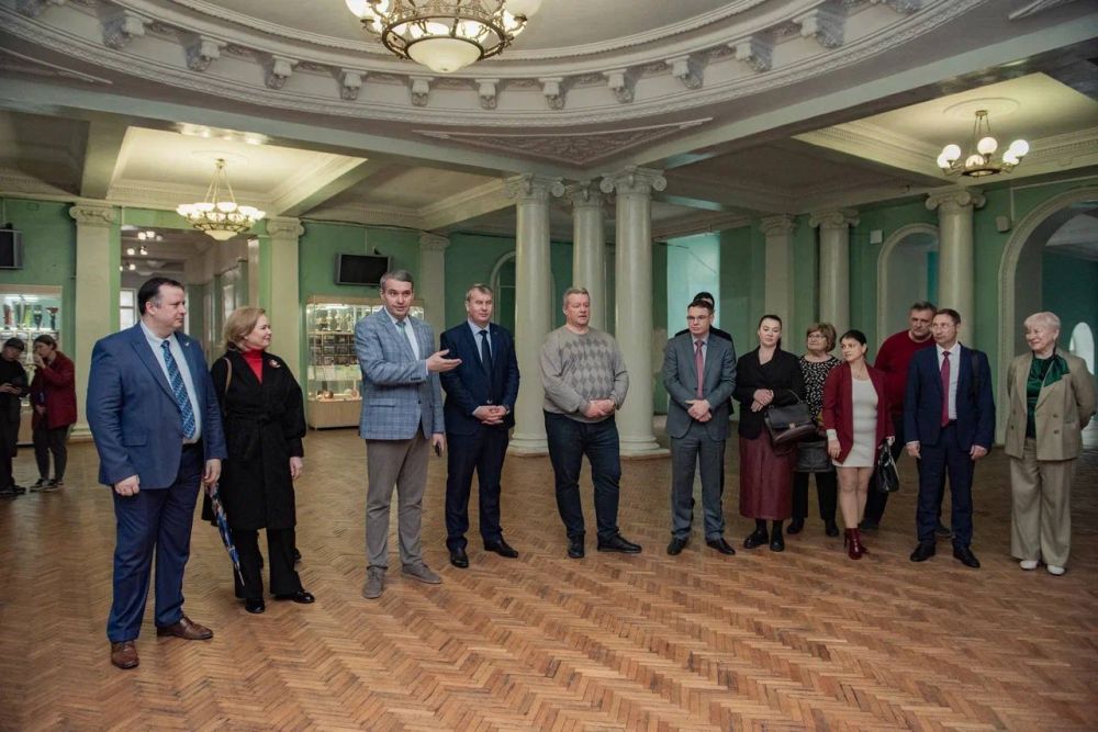 Директор департамента здравоохранения Севастополя Виталий Денисов и представители всех государственных медицинских организаций посетили Институт фундаментальной медицины и здоровьесбережения Директор департамента здравоохранения Севастополя Виталий Денисов и представители всех государственных медицинских организаций посетили Институт фундаментальной медицины и здоровьесбережения