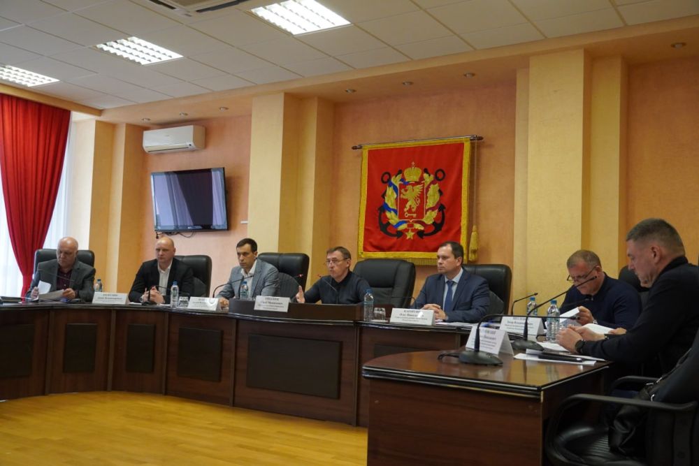Председатель Совета министров Крыма Юрий ГОЦАНЮК провел встречу со старшими многоквартирных домов Керчи и представителями управляющих компаний Председатель Совета министров Крыма Юрий ГОЦАНЮК провел встречу со старшими многоквартирных домов Керчи и представителями управляющих компаний