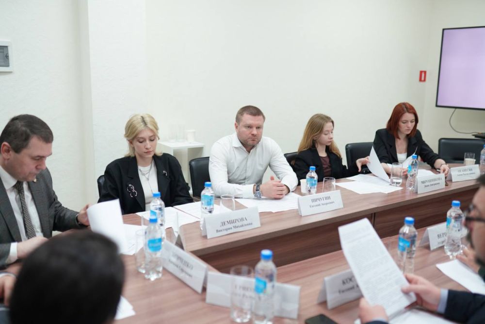Алексей Зинченко: Провели заседание общественного совета при Госкомитете молодежной политики Республики Крым! Алексей Зинченко: Провели заседание общественного совета при Госкомитете молодежной политики Республики Крым!