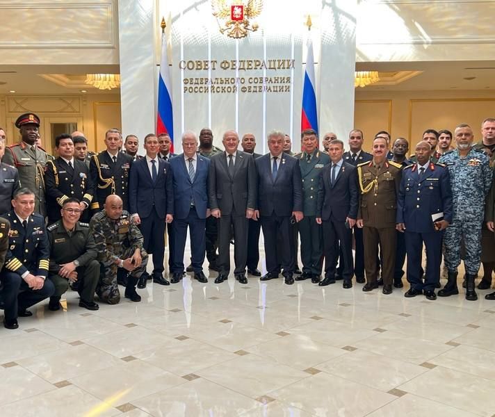 Юрий Нимченко: Председатель Комитета Совета Федерации по обороне и безопасности Владимир Булавин провел брифинг для военных атташе иностранных государств, аккредитованных в Российской Федерации Юрий Нимченко: Председатель Комитета Совета Федерации по обороне и безопасности Владимир Булавин провел брифинг для военных атташе иностранных государств, аккредитованных в Российской Федерации
