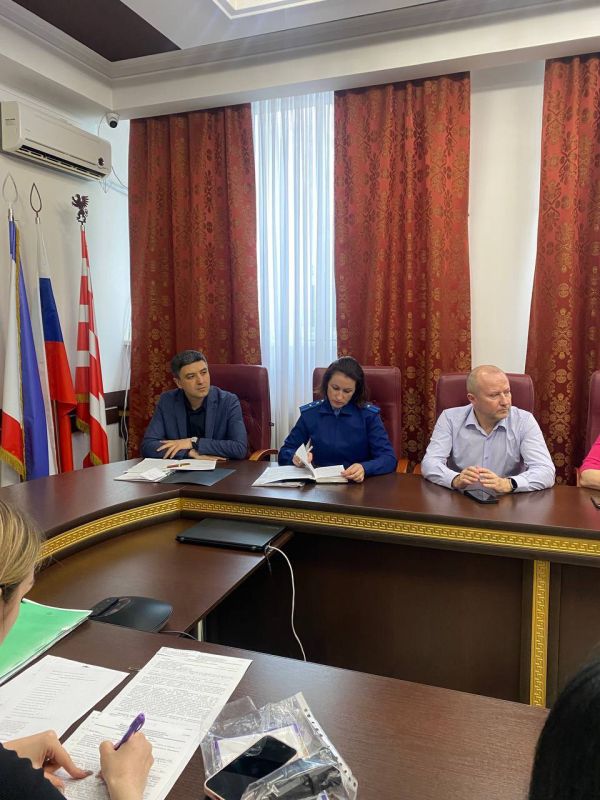 Заместитель министра юстиции Республики Крым Ленур Абдураманов принял участие в заседании муниципальной комиссии по делам несовершеннолетних и защите их прав муниципального образования городской округ Керчь Республики Крым Заместитель министра юстиции Республики Крым Ленур Абдураманов принял участие в заседании муниципальной комиссии по делам несовершеннолетних и защите их прав муниципального образования городской округ Керчь Республики Крым
