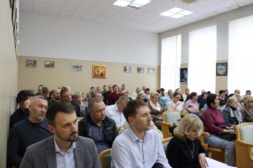 Сергей Петелин: 2 апреля 2025 года по поручению Главы Республики Крым Аксенова С.В. под председательством заместителя Председателя Совета министров Республики Крым – министра финансов Республики Крым Кивико И.В. состоялась... Сергей Петелин: 2 апреля 2025 года по поручению Главы Республики Крым Аксенова С.В. под председательством заместителя Председателя Совета министров Республики Крым – министра финансов Республики Крым Кивико И.В. состоялась...