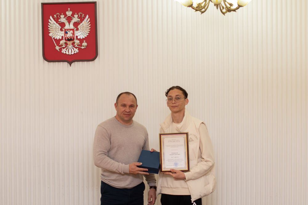 В Симферополе состоялось торжественное награждение победителей городского фотоконкурса «Мой удивительный Симферополь», который был приурочен к 11-летию Воссоединения Крыма с Россией В Симферополе состоялось торжественное награждение победителей городского фотоконкурса «Мой удивительный Симферополь», который был приурочен к 11-летию Воссоединения Крыма с Россией