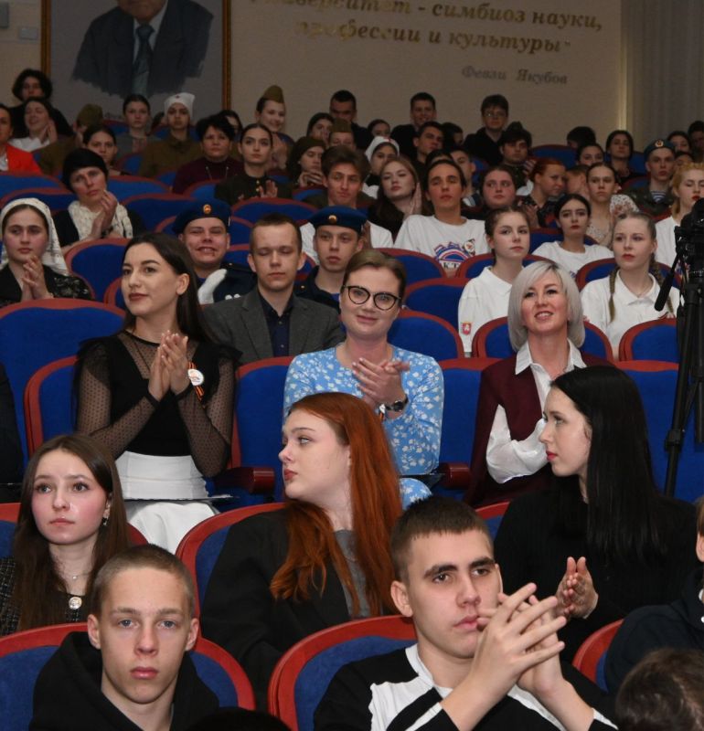 Первый заместитель председателя Госкомнаца Крыма Вера Паутова приняла участие в отборочном этапе творческого конкурса «Мы – наследники Победы!» Первый заместитель председателя Госкомнаца Крыма Вера Паутова приняла участие в отборочном этапе творческого конкурса «Мы – наследники Победы!»