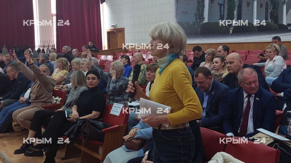 Жители Симферополя недовольны вывозом мусора, работой канализации и освещением города Жители Симферополя недовольны вывозом мусора, работой канализации и освещением города