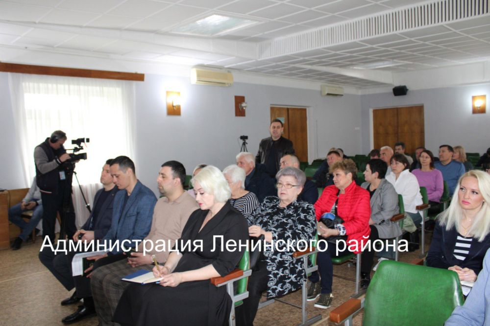 Сегодня в администрации Ленинского района прошло совещание под руководством заместителя Председателя Совета министров Республики Крым Николая Валерьевича Воробьева Сегодня в администрации Ленинского района прошло совещание под руководством заместителя Председателя Совета министров Республики Крым Николая Валерьевича Воробьева