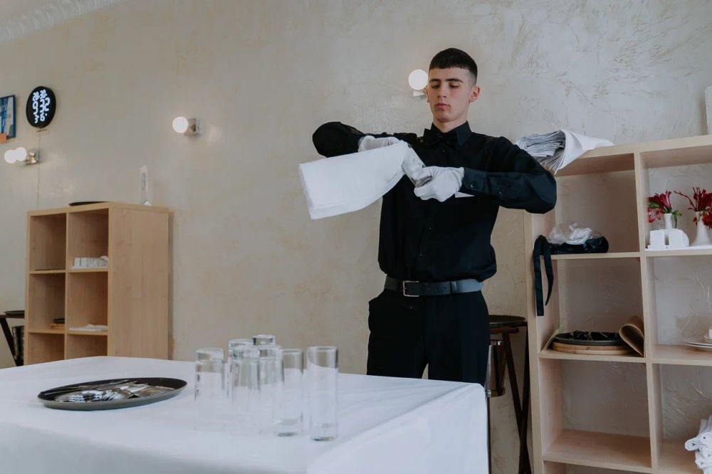 Крым стал одной из площадок для проведения соревнований межрегионального этапа Всероссийского чемпионата по профессиональному мастерству «Профессионалы» по компетенциям: «Столярное дело», «Виноделие» и «Производство мясных... Крым стал одной из площадок для проведения соревнований межрегионального этапа Всероссийского чемпионата по профессиональному мастерству «Профессионалы» по компетенциям: «Столярное дело», «Виноделие» и «Производство мясных...