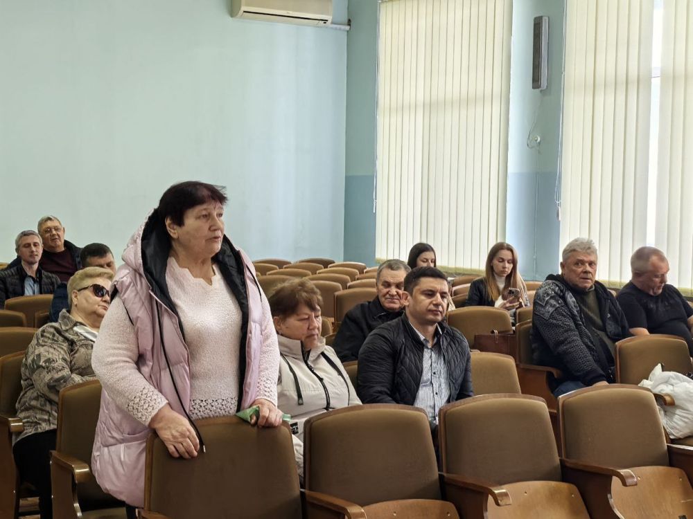 Сегодня глава администрации Советского района Александр Харламов совместно с представителем Главы Республики Крым в группе муниципальных образований Ириной Мезавцовой, помощником Председателя Совета министров Республики Крым... Сегодня глава администрации Советского района Александр Харламов совместно с представителем Главы Республики Крым в группе муниципальных образований Ириной Мезавцовой, помощником Председателя Совета министров Республики Крым...