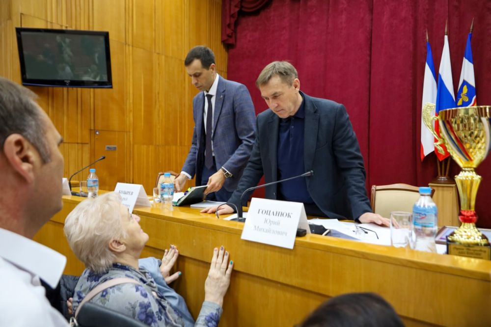 Юрий Гоцанюк: В администрации Симферополя прошло расширенное совещание, посвященное актуальным проблемам жилищно-коммунального хозяйства Юрий Гоцанюк: В администрации Симферополя прошло расширенное совещание, посвященное актуальным проблемам жилищно-коммунального хозяйства