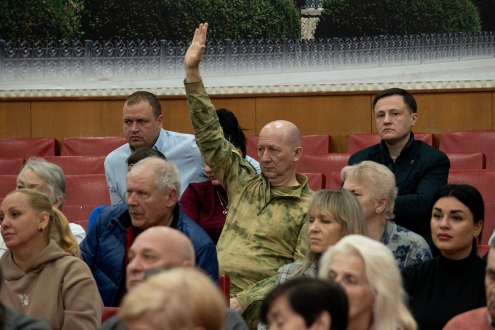 Михаил Афанасьев: Состоялась встреча Председателя Совета министров Крыма Юрия Михайловича Гоцанюка с председателями Советов МКД Симферополя Михаил Афанасьев: Состоялась встреча Председателя Совета министров Крыма Юрия Михайловича Гоцанюка с председателями Советов МКД Симферополя