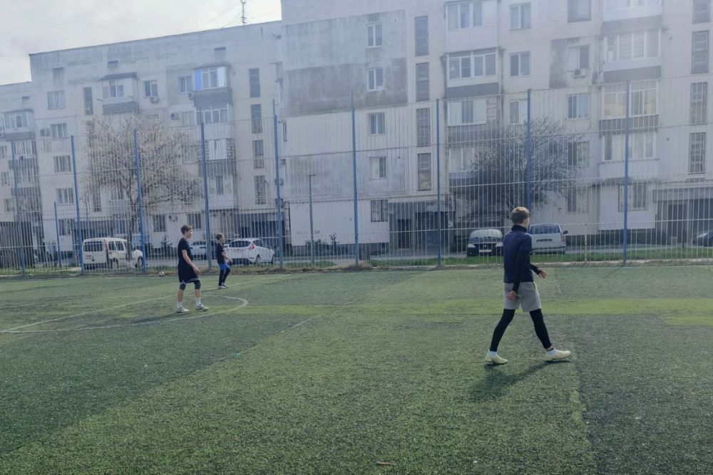 Александр Юрьев: За внебюджетные средства обновили покрытие на футбольной площадке, расположенной в посёлке Заозёрное по ул.Гайдара, 60 Александр Юрьев: За внебюджетные средства обновили покрытие на футбольной площадке, расположенной в посёлке Заозёрное по ул.Гайдара, 60