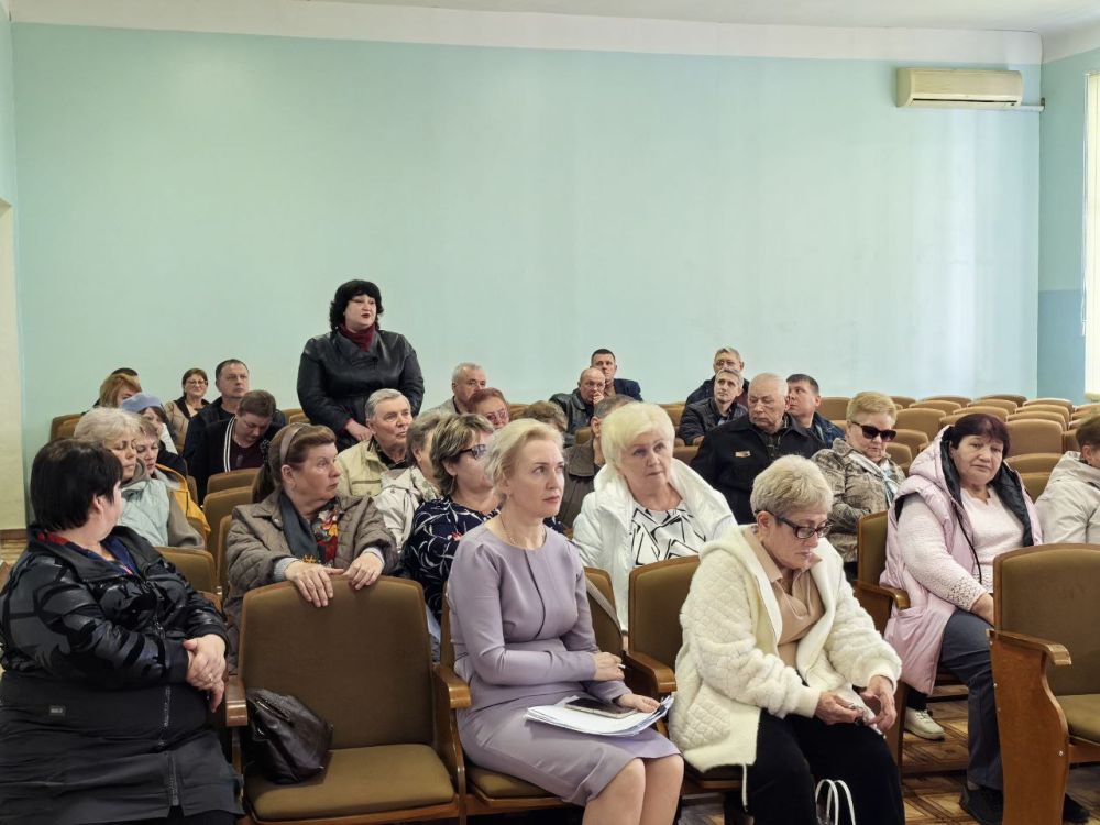 Сегодня глава администрации Советского района Александр Харламов совместно с представителем Главы Республики Крым в группе муниципальных образований Ириной Мезавцовой, помощником Председателя Совета министров Республики Крым... Сегодня глава администрации Советского района Александр Харламов совместно с представителем Главы Республики Крым в группе муниципальных образований Ириной Мезавцовой, помощником Председателя Совета министров Республики Крым...