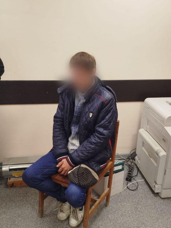 В Крыму сотрудниками полиции задержан подозреваемый в сотрудничестве со спецслужбами соседнего государства и покушении на сбыт наркотиков В Крыму сотрудниками полиции задержан подозреваемый в сотрудничестве со спецслужбами соседнего государства и покушении на сбыт наркотиков