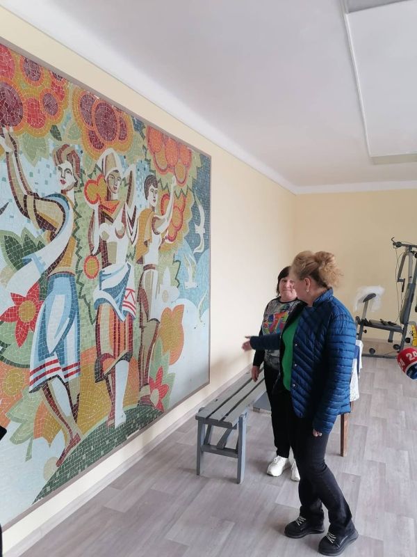 Светлана Маслова: В посёлке Воробьево Сакского района осмотр начали с центральной площади, отремонтированной в 2022 году в рамках проекта «Формирование комфортной городской среды» Светлана Маслова: В посёлке Воробьево Сакского района осмотр начали с центральной площади, отремонтированной в 2022 году в рамках проекта «Формирование комфортной городской среды»