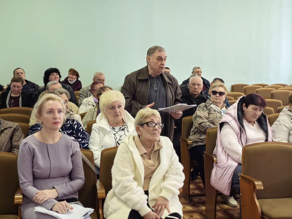 Сегодня глава администрации Советского района Александр Харламов совместно с представителем Главы Республики Крым в группе муниципальных образований Ириной Мезавцовой, помощником Председателя Совета министров Республики Крым... Сегодня глава администрации Советского района Александр Харламов совместно с представителем Главы Республики Крым в группе муниципальных образований Ириной Мезавцовой, помощником Председателя Совета министров Республики Крым...