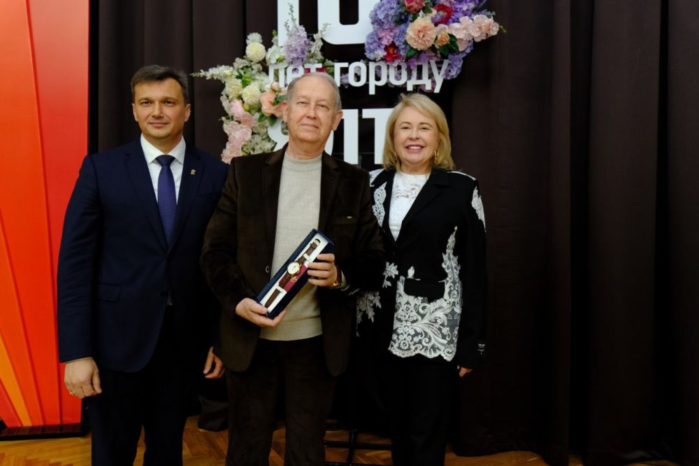 Янина Павленко: Торжественное собрание в честь 187-летия присвоения Ялте статуса города Янина Павленко: Торжественное собрание в честь 187-летия присвоения Ялте статуса города