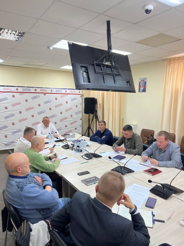 Под руководством министра строительства и архитектуры Республики Крым Эдуарда Щёголева состоялось еженедельное совещание в ГКУ РК «Инвестстрой» Под руководством министра строительства и архитектуры Республики Крым Эдуарда Щёголева состоялось еженедельное совещание в ГКУ РК «Инвестстрой»