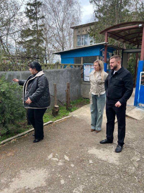 Кирилл Чебышев: Осуществил выезд в село Грушевка городского округа Судак, где вместе с председателем горсовета Дарьей Дейнеко посетили детский садик и дом культуры Кирилл Чебышев: Осуществил выезд в село Грушевка городского округа Судак, где вместе с председателем горсовета Дарьей Дейнеко посетили детский садик и дом культуры