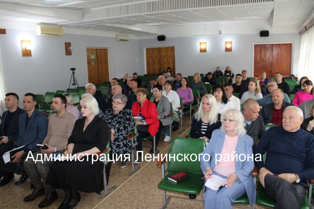 Сегодня в администрации Ленинского района прошло совещание под руководством заместителя Председателя Совета министров Республики Крым Николая Валерьевича Воробьева Сегодня в администрации Ленинского района прошло совещание под руководством заместителя Председателя Совета министров Республики Крым Николая Валерьевича Воробьева