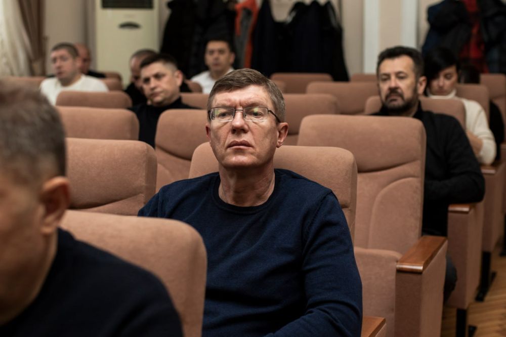В Симферополе состоялось оперативно-хозяйственное совещание, в ходе которого руководители структурных подразделений отчитались о проделанной работе В Симферополе состоялось оперативно-хозяйственное совещание, в ходе которого руководители структурных подразделений отчитались о проделанной работе