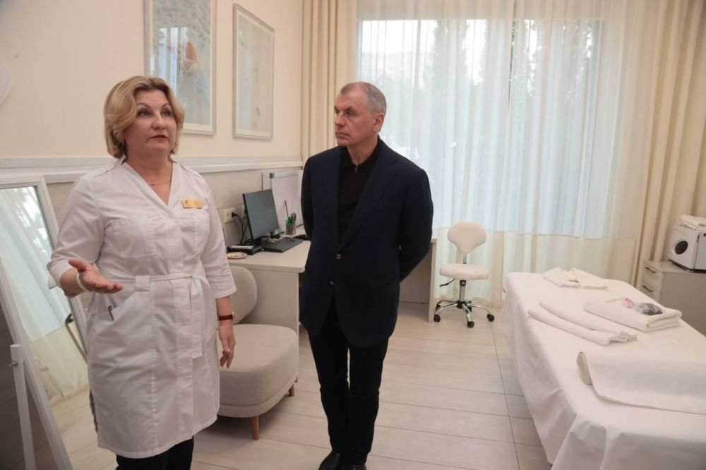 Владимир Константинов: «Ялта — наша курортная столица, на неё во многом равняются другие приморские регионы. Она представляет Крым на федеральном и международном уровнях. Конечно, нам есть над чем работать, нужно продолжить... Владимир Константинов: «Ялта — наша курортная столица, на неё во многом равняются другие приморские регионы. Она представляет Крым на федеральном и международном уровнях. Конечно, нам есть над чем работать, нужно продолжить...