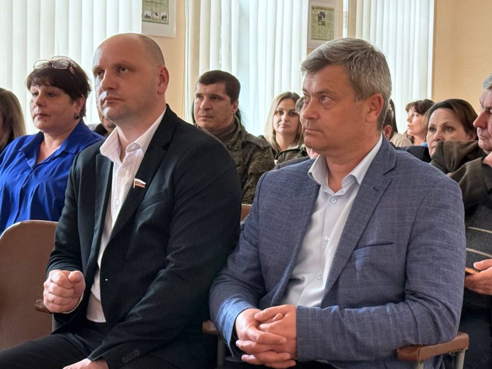 В Керчи чествовали сотрудников военкомата во главе с военным комиссаром по г. Керчи и Ленинскому району Валерием МУРАДОВЫМ с профессиональным праздником В Керчи чествовали сотрудников военкомата во главе с военным комиссаром по г. Керчи и Ленинскому району Валерием МУРАДОВЫМ с профессиональным праздником