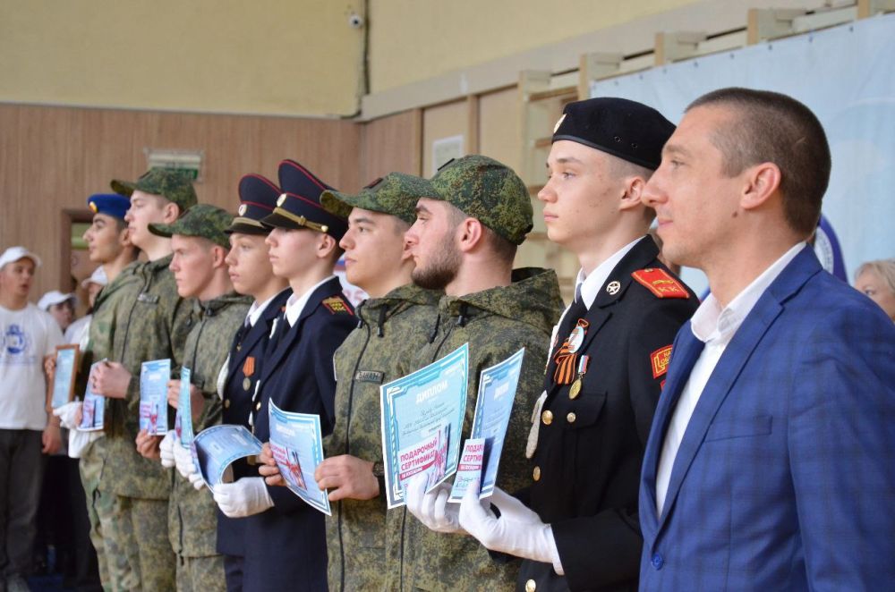 Принял участие в торжественной церемонии закрытия муниципального этапа Всероссийской военно-патриотической игры «Зарница 2.0» среди старшей и специальной возрастной категории Принял участие в торжественной церемонии закрытия муниципального этапа Всероссийской военно-патриотической игры «Зарница 2.0» среди старшей и специальной возрастной категории