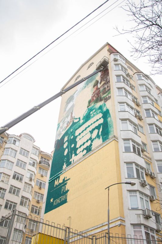 В Симферополе ко Дню Победы на фасадах МКД появятся новые арт-объекты В Симферополе ко Дню Победы на фасадах МКД появятся новые арт-объекты