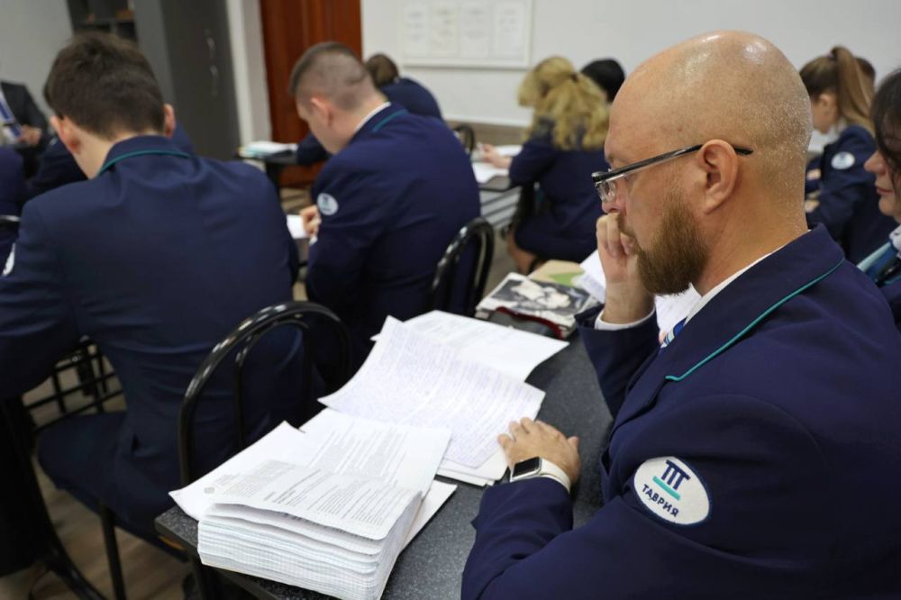 Студенческие отряды проводников «Таврия» из семи железнодорожных вузов и техникумов – Москвы, Волгоградской, Липецкой, Пензенской, Ростовской, Тамбовской областей и Республики Северная Осетия – приехали в Тихорецк Студенческие отряды проводников «Таврия» из семи железнодорожных вузов и техникумов – Москвы, Волгоградской, Липецкой, Пензенской, Ростовской, Тамбовской областей и Республики Северная Осетия – приехали в Тихорецк