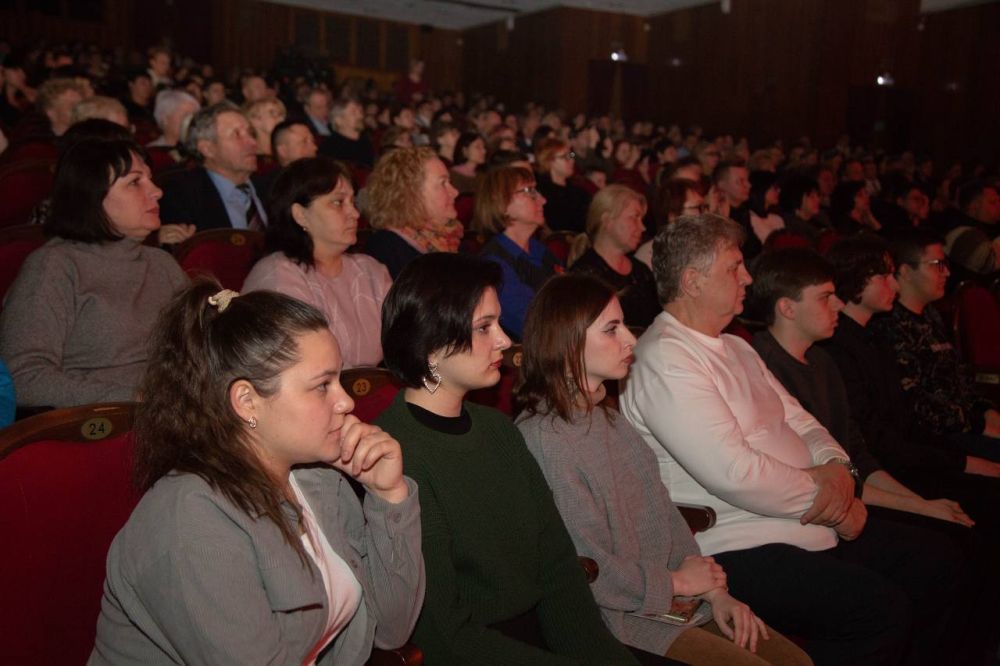 В столице Крыма состоялась премьера театрализованной концертной программы «Путь к Победе», приуроченной к 81-й годовщине освобождения Крыма и Севастополя от немецко-фашистских захватчиков В столице Крыма состоялась премьера театрализованной концертной программы «Путь к Победе», приуроченной к 81-й годовщине освобождения Крыма и Севастополя от немецко-фашистских захватчиков