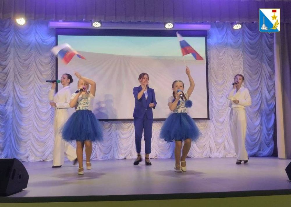 В Андреевском Дворце культуры прошел патриотический концерт «Время быть вместе» В Андреевском Дворце культуры прошел патриотический концерт «Время быть вместе»