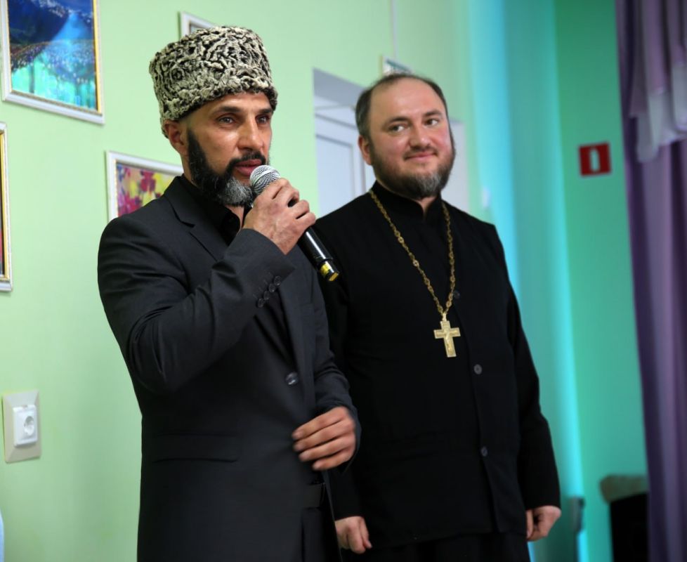 Протяни руку помощи: благотворительная акция «Мерхаметлик лялеси» («Тюльпан милосердия») Протяни руку помощи: благотворительная акция «Мерхаметлик лялеси» («Тюльпан милосердия»)