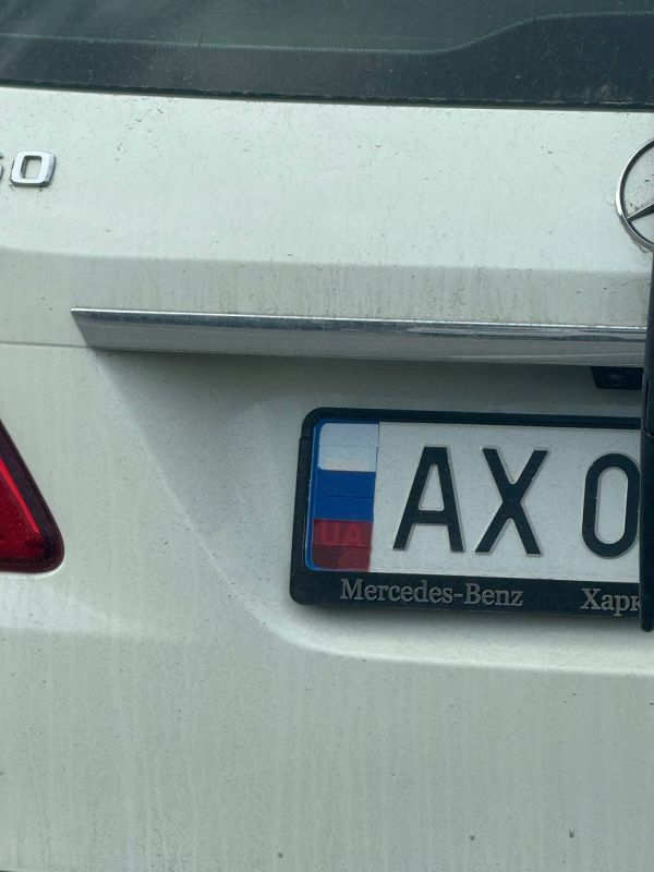Вот так надо правильно ездить на авто с украинскими номерами в Крыму Вот так надо правильно ездить на авто с украинскими номерами в Крыму
