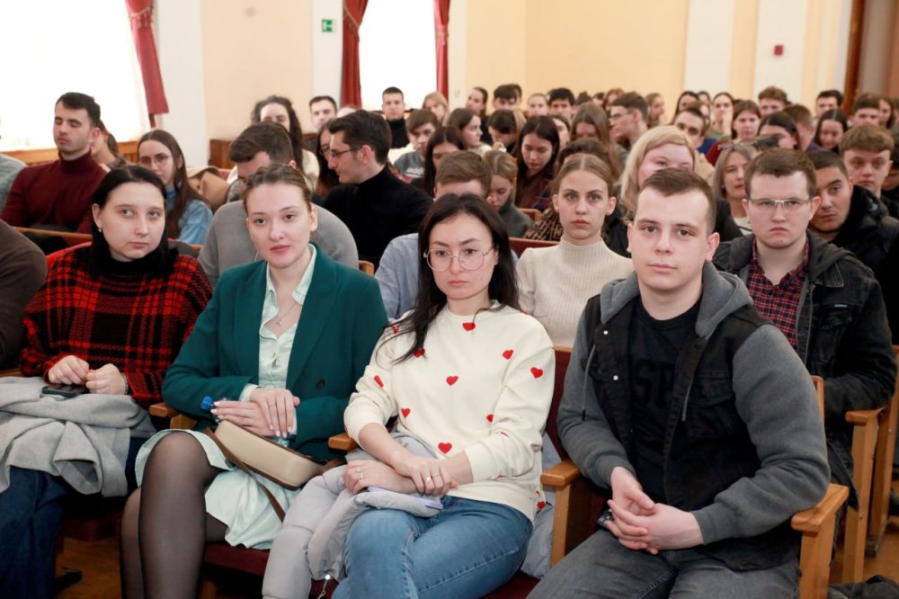 Провели очередную встречу со студентами Ордена Трудового Красного Знамени Медицинском институте им. С.И. Георгиевского Крымского федерального университета им. В. И. Вернадского. Совместно с руководством вуза ответили на... Провели очередную встречу со студентами Ордена Трудового Красного Знамени Медицинском институте им. С.И. Георгиевского Крымского федерального университета им. В. И. Вернадского. Совместно с руководством вуза ответили на...
