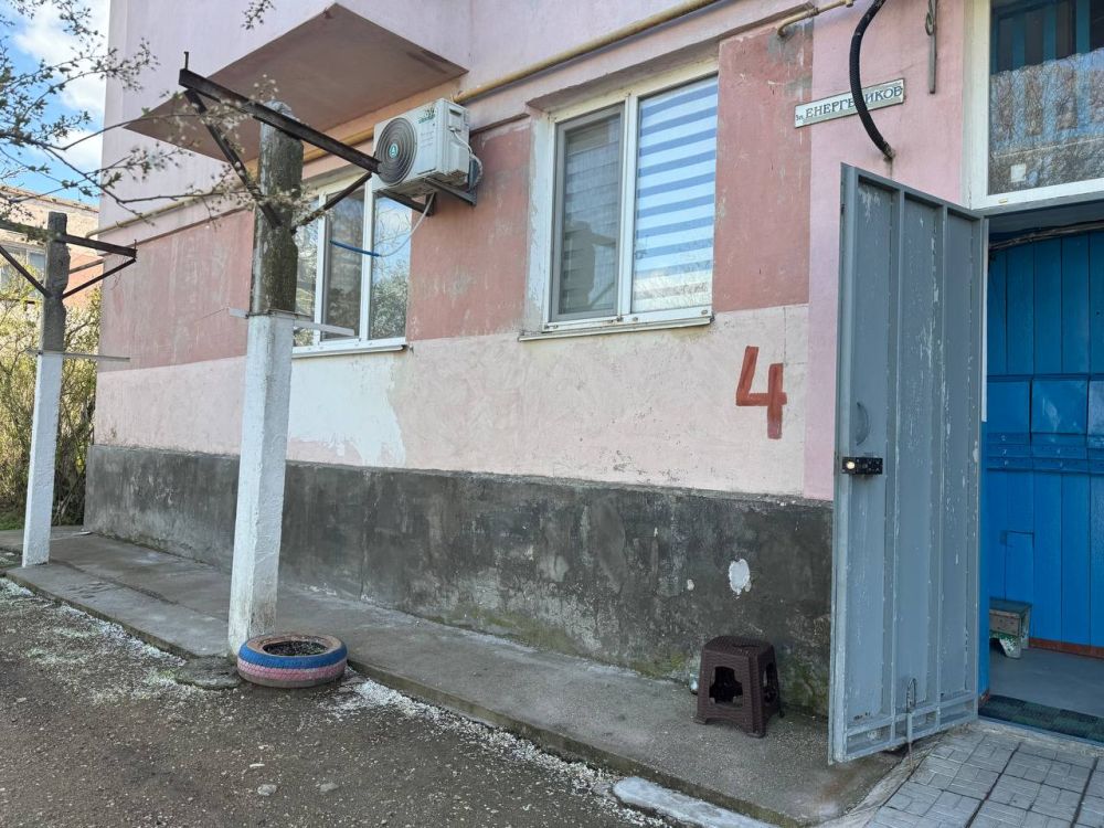  :        