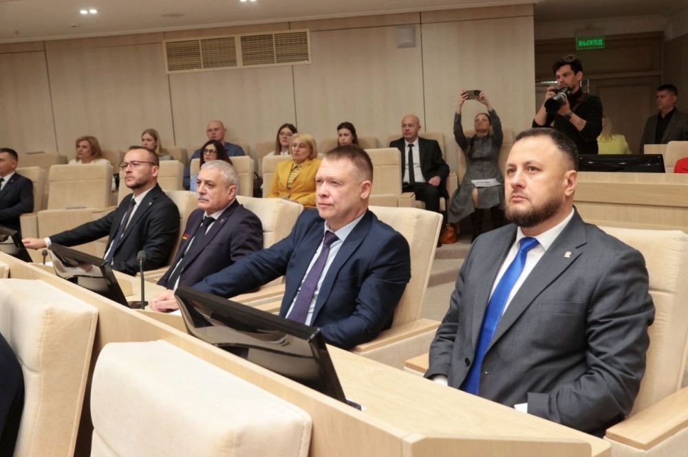 Владимир Константинов: В Крыму открыт семинар законодательных органов и представительных органов местного самоуправления воссоединенных субъектов России Владимир Константинов: В Крыму открыт семинар законодательных органов и представительных органов местного самоуправления воссоединенных субъектов России