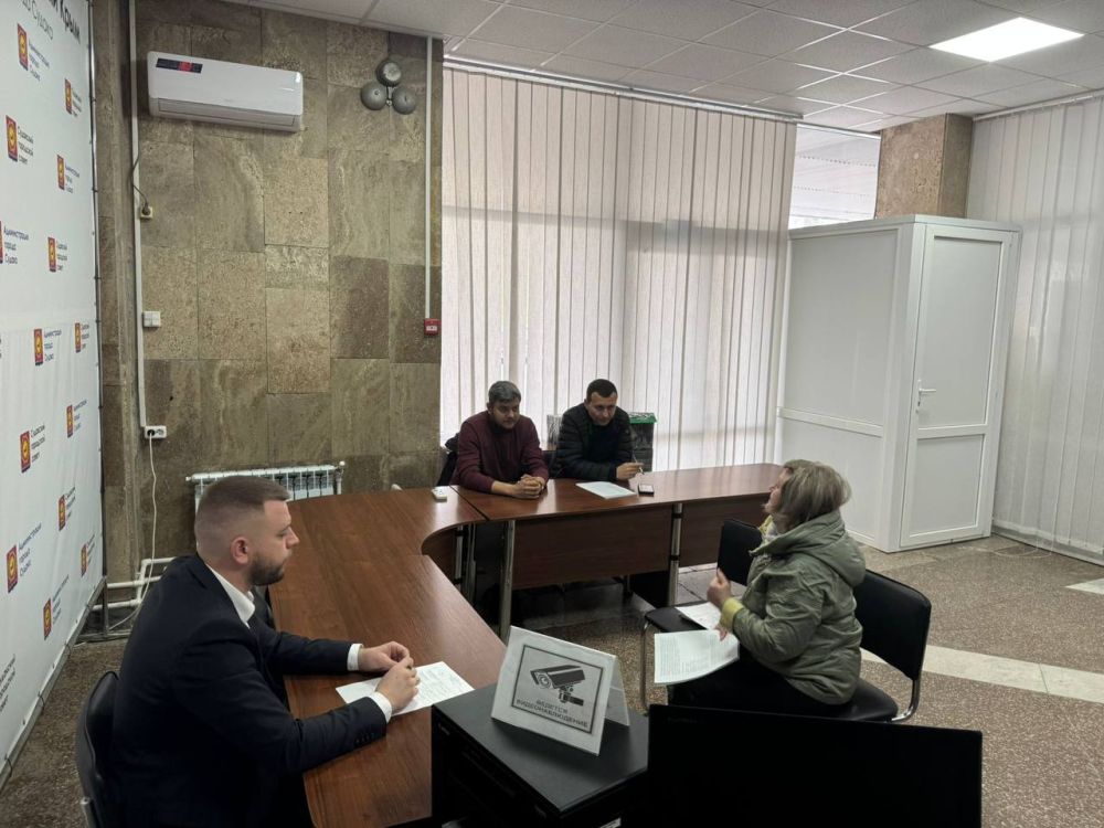 Кирилл Чебышев: Сегодня провел традиционный пятничный прием граждан в администрации нашего города Кирилл Чебышев: Сегодня провел традиционный пятничный прием граждан в администрации нашего города