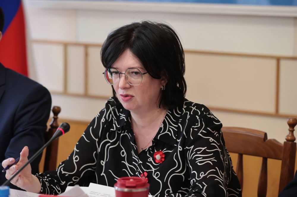 Крымские парламентарии делятся опытом взаимодействия с органами исполнительной власти и местного самоуправления, налогообложения, наполнения бюджетов и инициативного бюджетирования с коллегами из воссоединенных субъектов... Крымские парламентарии делятся опытом взаимодействия с органами исполнительной власти и местного самоуправления, налогообложения, наполнения бюджетов и инициативного бюджетирования с коллегами из воссоединенных субъектов...